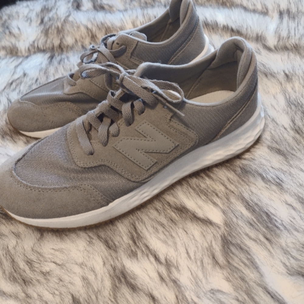 NWOT New Balance Sneakers
